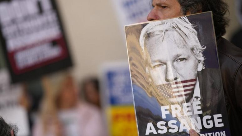İngiliz yargısı Assange'ın ABD'ye iadesine karar verdi, sıra siyasi tarafta