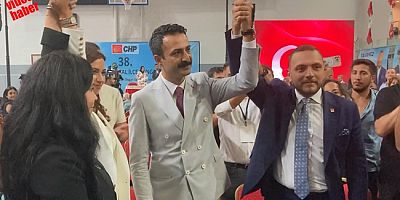 CHP'de YENİ BAYRAK DEĞİŞİM.YENİ BAŞKAN MERT POLAT OLDU