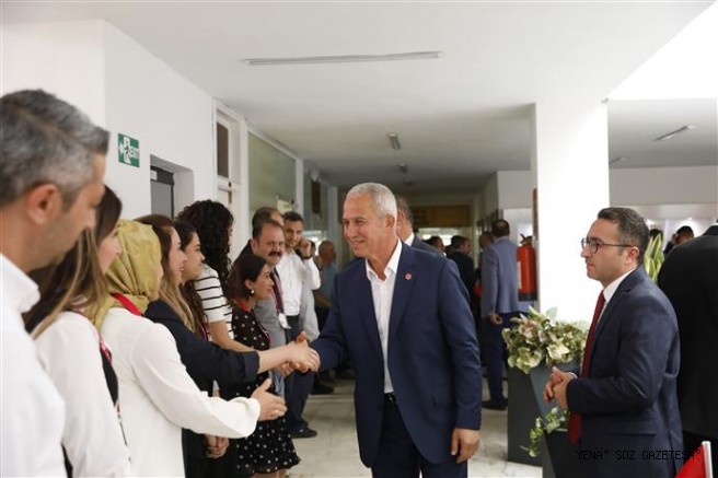 BAŞKAN ÖZÇELİK BELEDİYE PERSONELİYLE BAYRAMLAŞTI