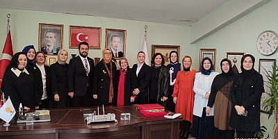 Ak Kartal Kadın Kolları Başkanı Azize Salihvatandaş oldu