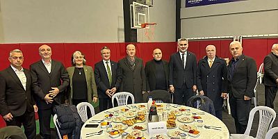 KARTAL’DA AYNI SOFRADA BULUŞMA: EĞİTİM CAMİASINDAN ANLAMLI İFTAR