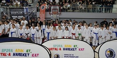 Kartal'da Dostluk Müsabakası Sporseverleri Buluşturdu