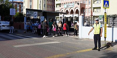 Kartal'da Okul Yolları Zabıtaya Emanet: 21 Kritik Noktada Öğrencilere 'Güvenlik Kalkanı'